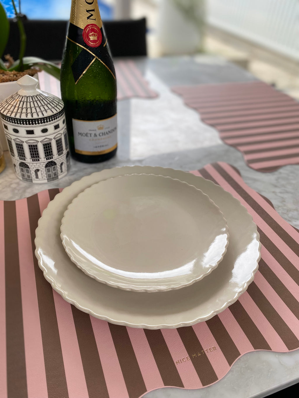 Rocky Road Scalloped Placemat