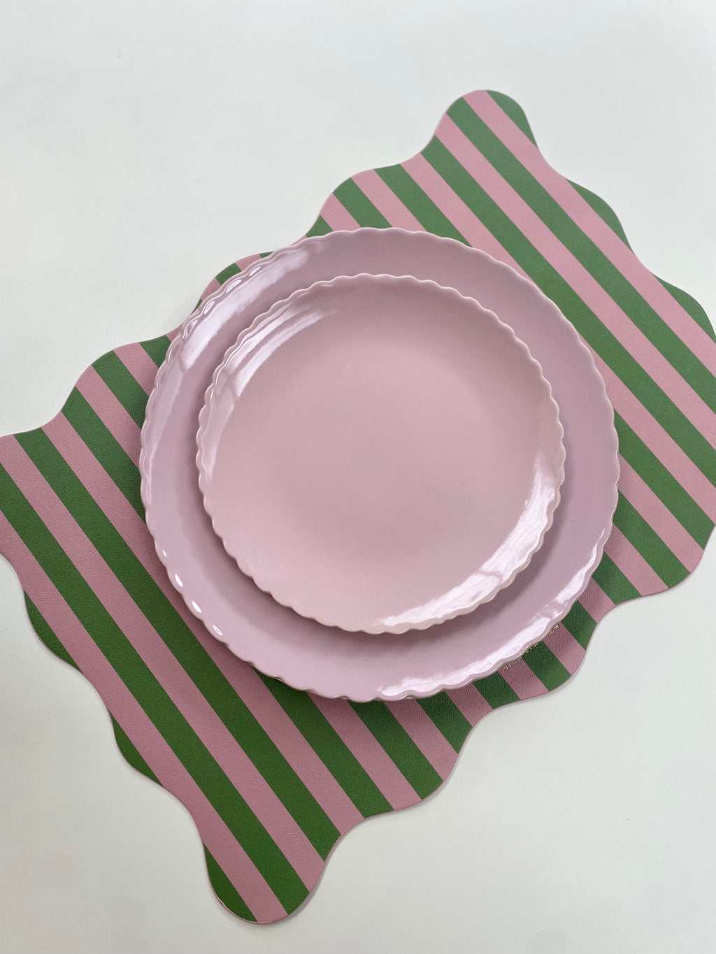 Olive Rosa Striped Scalloped Placemat