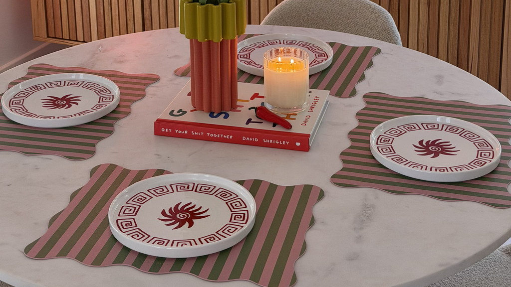Olive Rosa Striped Scalloped Placemat